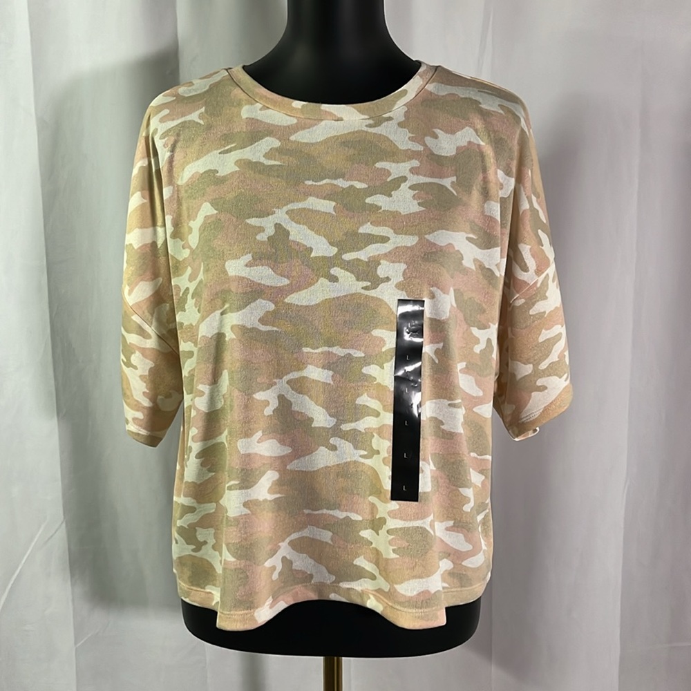 NWT Banana Republic Factory Blush Pink Camo Print Short Sleeve Luxespun T-Shirt